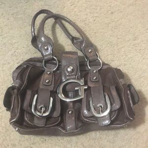 A guess purse